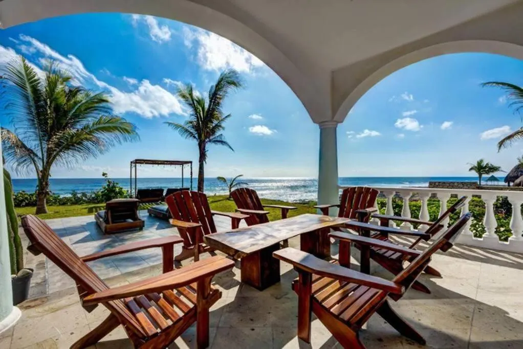 Beautiful Paradise - Beachfront 아쿠말 빌라